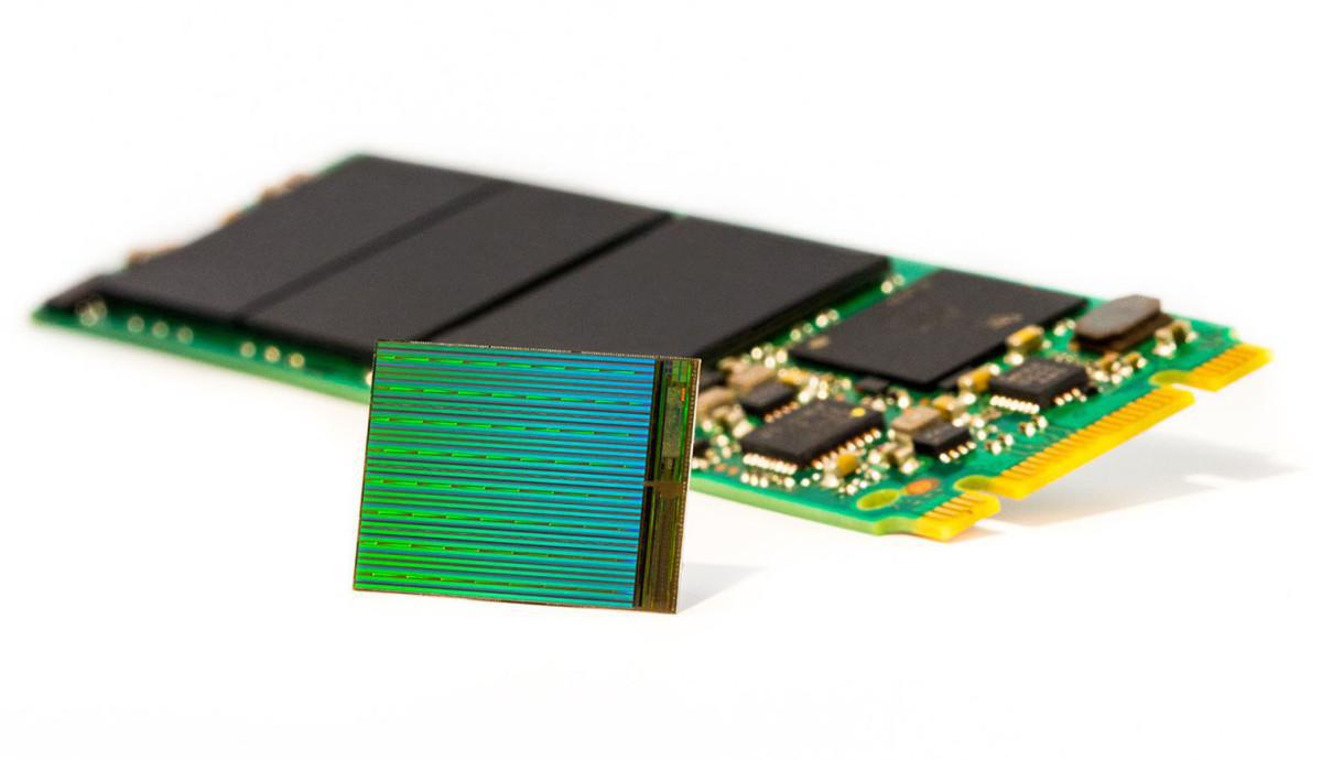 Intel představil nový typ rychlé paměti 3D Xpoint
